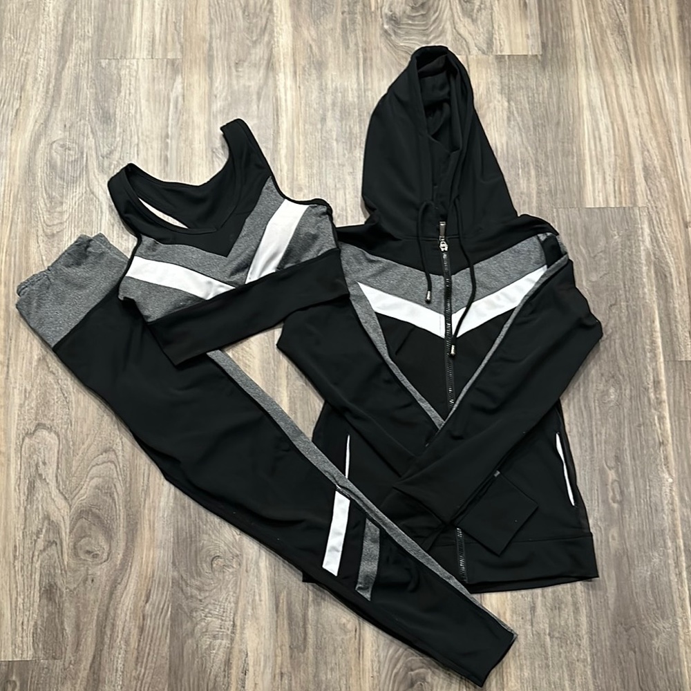 Women's Black and Gray Activewear Set